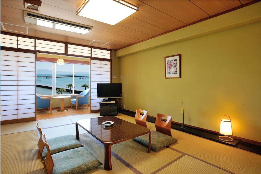 Seaside 3*